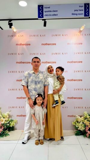 Intan Ladyana Instagram - Evie & Umayr had so much fun 🤩 

@mothercaremalaysia 
@jamiekay_my 
#jamiekay
#jamiekaymy
#jamiekaymalaysia