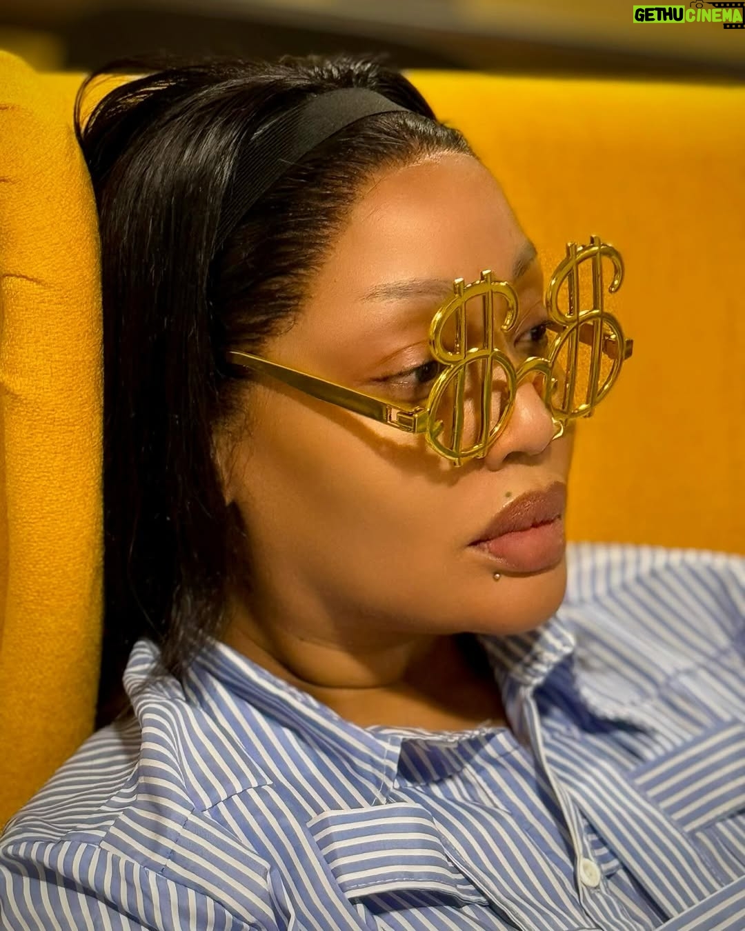 Irene Uwoya - 21.9K Likes - 💰💰💰 
Miwani  255743492626

📸  Mh.pondamali @majagiking