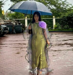 Irene Uwoya Instagram - MUNGU anakupenda …YESU anakupenda …
Mjue sanaaa MUNGU ili uwe na amani …ndivyo mema yatakavyokujia . AYUBU 22:21
Outfit @j_adorecouturetz