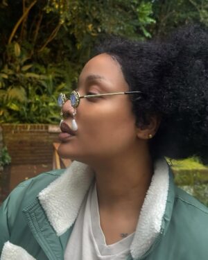 Irene Uwoya Instagram - Muda ni mwalimu mzuri sanaaa …
Miwani 255743492626