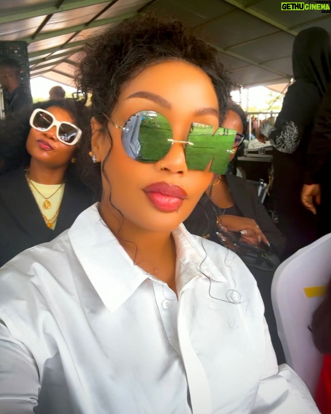 Irene Uwoya - 19.3K Likes - Jifunze kujipenda mwenyewe kwanza 😜 
Outfit @aminadesign8