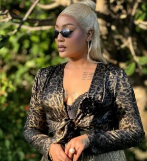 Irene Uwoya Instagram - Ata uwe na mbio vipi huwezi Kimbia shida… 
Ukiwa na YESU yote yanawezekana 
 Hair @glamourhouse_tz