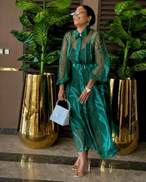 Irene Uwoya Instagram - Hivi raha kupenda au kupendwa ?
Outfit @aminadesign8 
Shoes @epsshoes_officials 
Miwani @lionell_angel