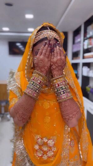 Isha Gangore Instagram - teej look kis ko pura dekhna hai jaldi se comment me batao mujhe š @ishu_gangore
#teej #explore #instagood #festival #teejspecial #gorishankar #reelsinstagram #poshak