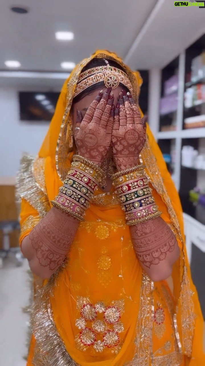 Isha Gangore - 320K Likes - teej look kis ko pura dekhna hai jaldi se comment me batao mujhe 😍 @ishu_gangore 
#teej #explore #instagood #festival #teejspecial #gorishankar #reelsinstagram #poshak