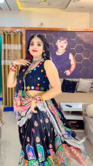 Isha Gangore Instagram - yahi hai pyar🌍❤️😘💋 @ishu_gangore 
#explore #foryoupage #reelsinstagram #trendingreels #reelkrofeelkro #explorepage #trend #viralreels