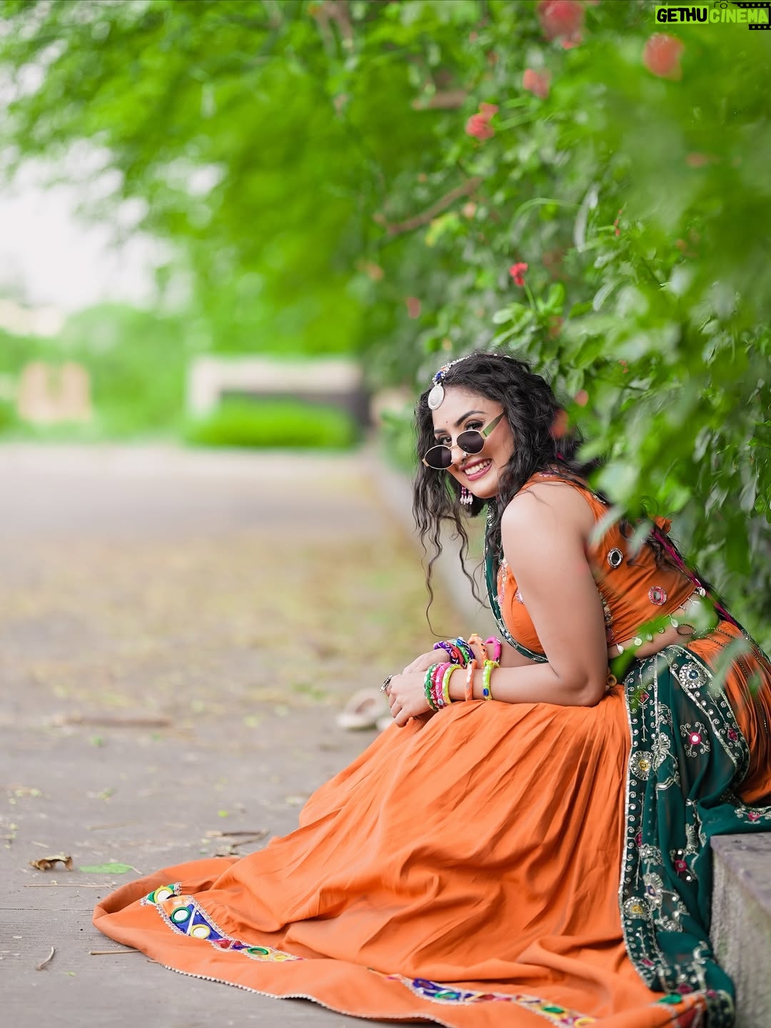 Isha Gangore - 1.9K Likes - which one you like it 🌍❤️😘💋 @ishu_gangore