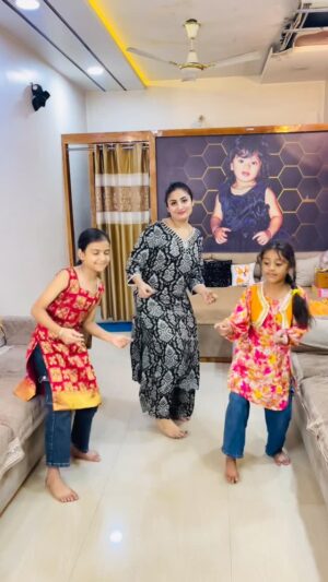 Isha Gangore Instagram - comments for suit link š @meeshoapp