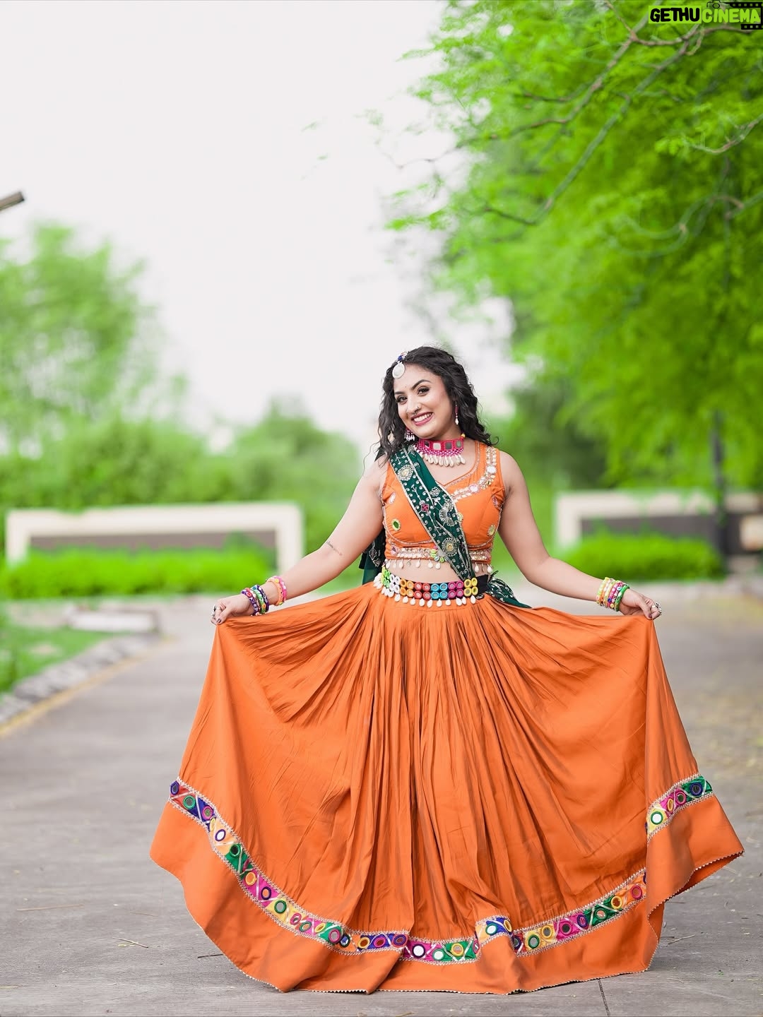 Isha Gangore - 1.9K Likes - which one you like it 🌍❤️😘💋 @ishu_gangore