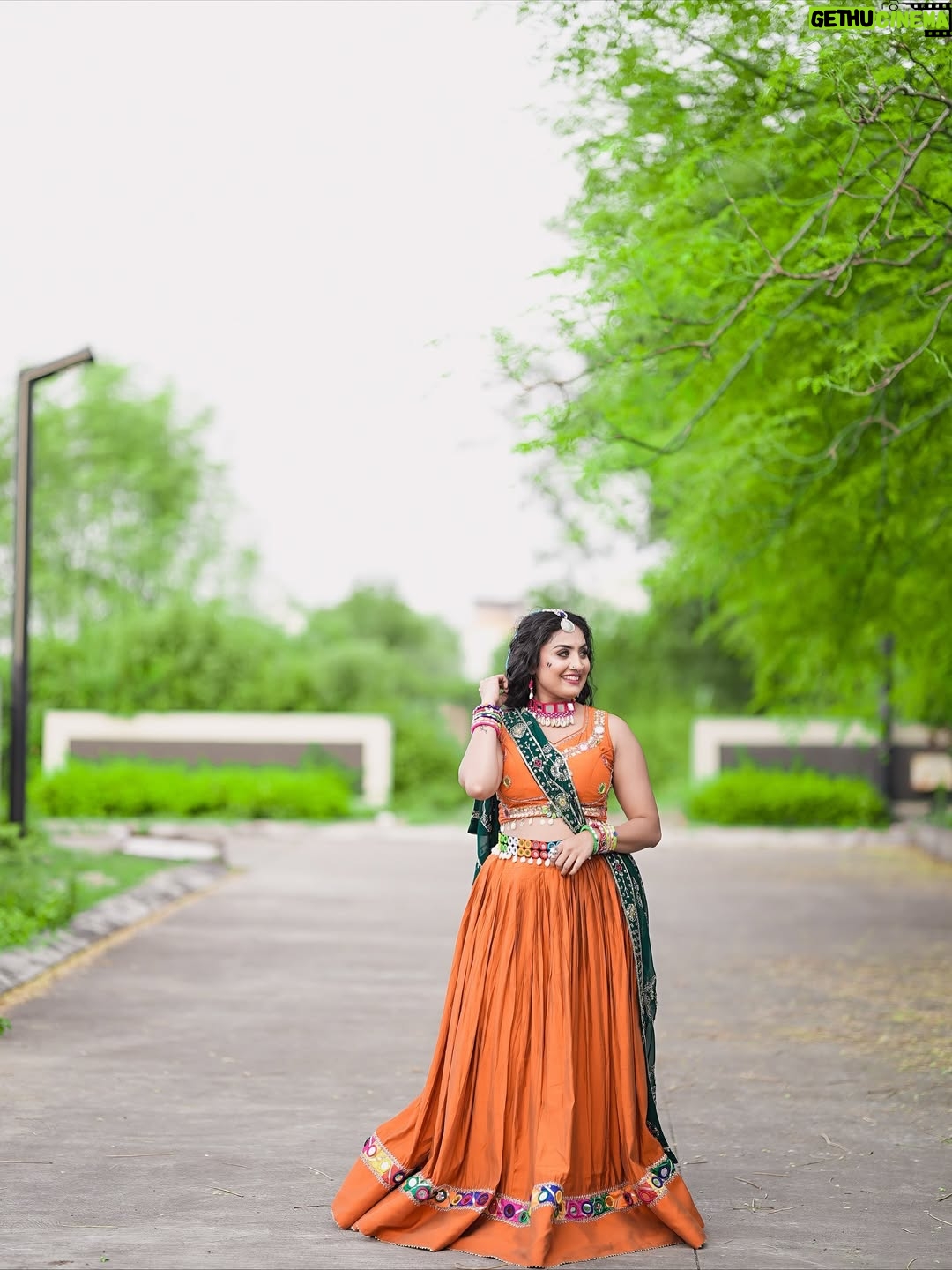 Isha Gangore - 1.9K Likes - which one you like it 🌍❤️😘💋 @ishu_gangore