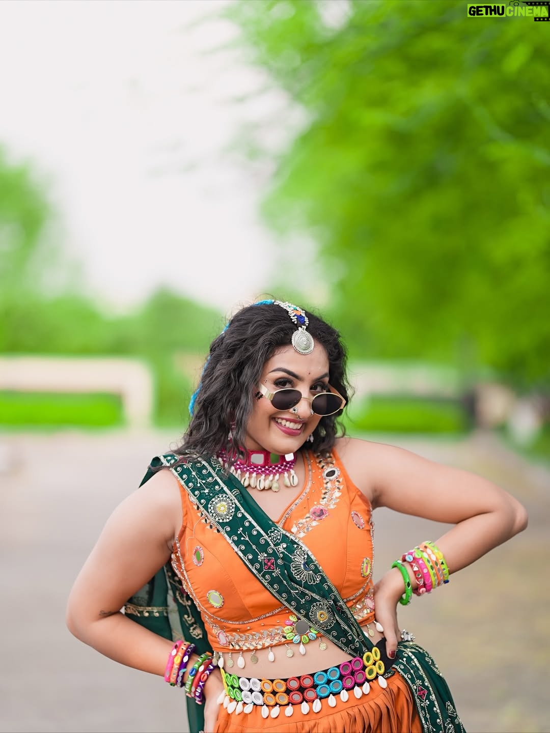 Isha Gangore - 1.9K Likes - which one you like it 🌍❤️😘💋 @ishu_gangore