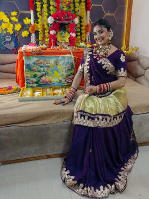 Isha Gangore Instagram - मेरा लल्ला 🦚🪈🥹 @ishu_gangore
saree @shree_creation_hub
necklace @kesha_jewellry