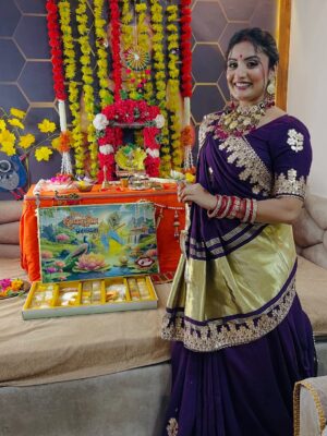 Isha Gangore Instagram - मेरा लल्ला 🦚🪈🥹 @ishu_gangore
saree @shree_creation_hub
necklace @kesha_jewellry