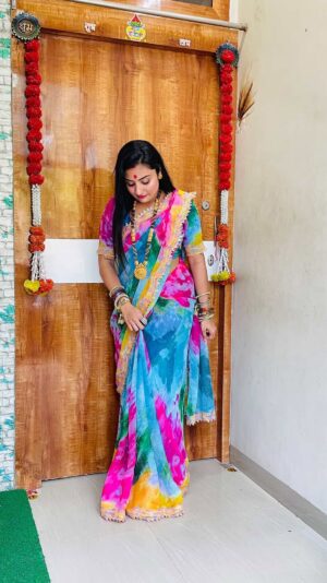 Isha Gangore Instagram - aakhe noch lugi teri 😡😡😡😡 
magsutra @balaji__fashion_ 
#explore #foryoupage #reelsinstagram #trendingreels #reelkrofeelkro #reelfeelit
