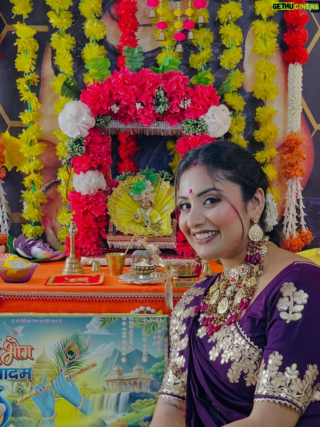 Isha Gangore - 4.8K Likes - नन्द के आनन्द भयो जय कन्हया लाल की 🦚🪈🥹
necklace @kesha_jewellry 
#radha #krishna #janmashtami #post