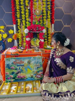 Isha Gangore Instagram - नन्द के आनन्द भयो जय कन्हया लाल की 🦚🪈🥹
necklace @kesha_jewellry
#radha #krishna #janmashtami #post
