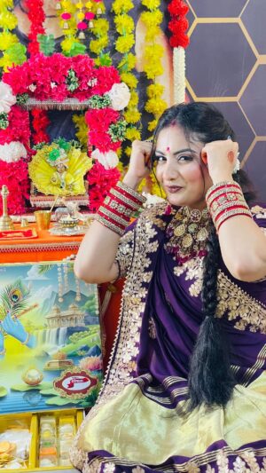Isha Gangore Instagram - nand ke anand bhaiyo š¦šŖš @ishu_gangore
saree @shree_creation_hub