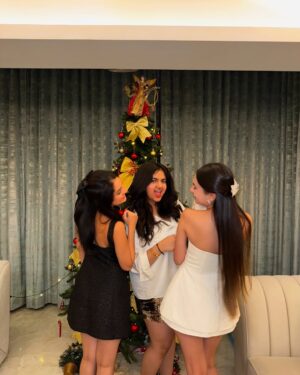 Ishika Bhargava Instagram - Christmas dump 🎄🎅
Dress @meshki