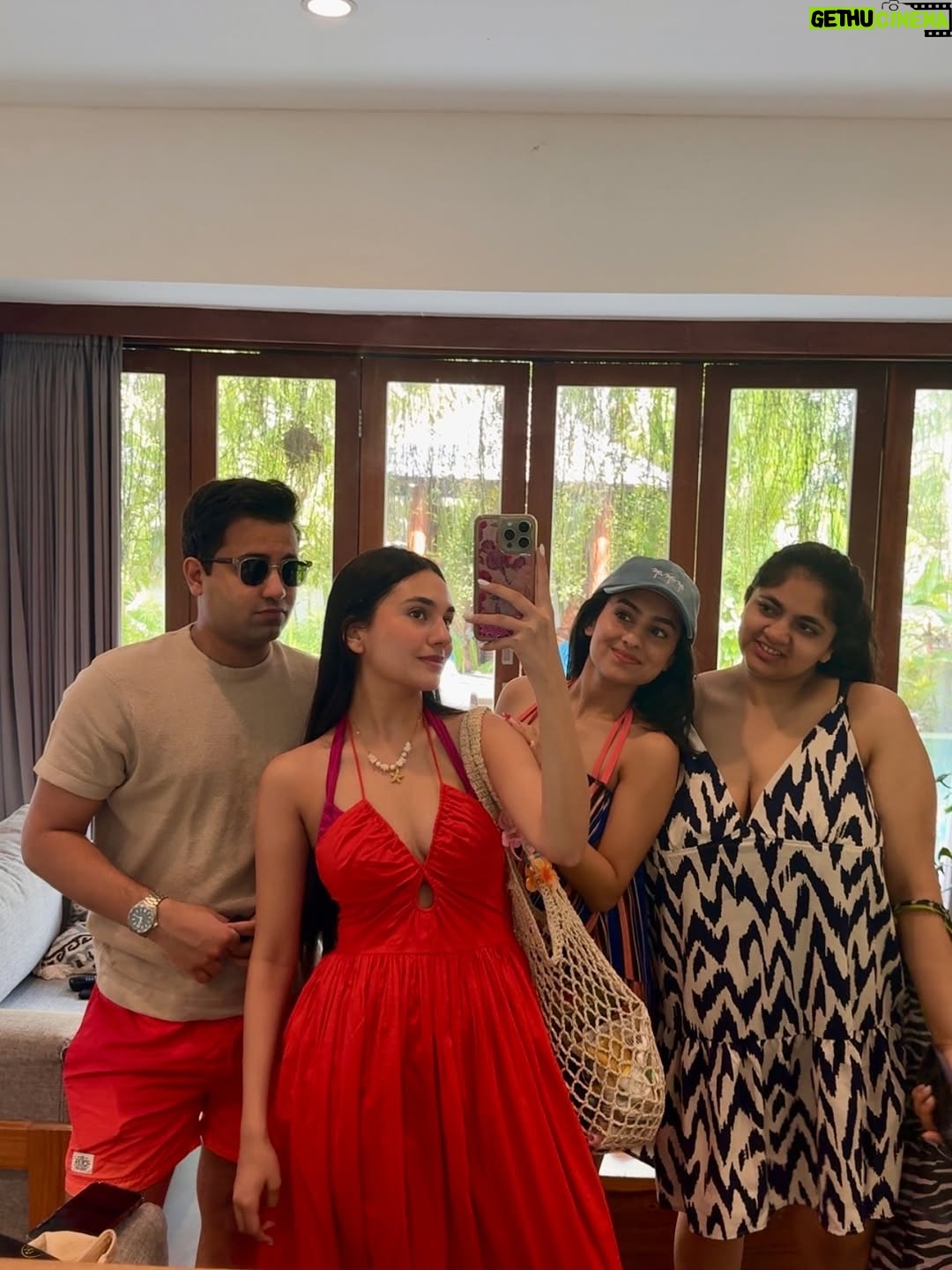 Ishika Bhargava - 13.8K Likes - Bali dump 2 🌺🌴🌊