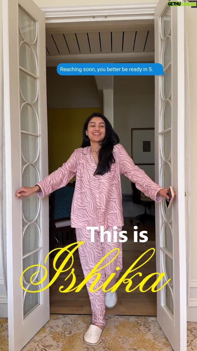 Ishika Bhargava - 131.1K Likes - #AD Got 5 mins? That’s all it took for this glow ✨
One wash with @garnierindia’s Vitamin C Serum Facewash and my skin looked visibly brighter in just 1 wash — no filter needed.
Just ₹129 and so worth it!
#BrightIn1Wash #GarnierSerumWash #Skincare #Garnier #garnierindia