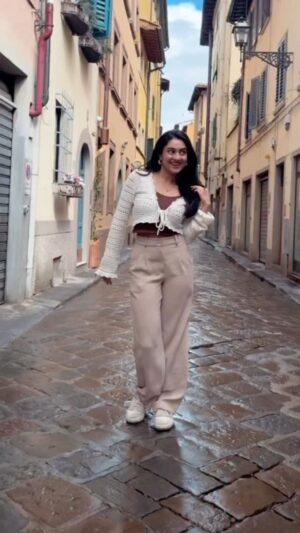 Ishika Bhargava Instagram - One from the drafts 🫶 Bollywood vibes in Florence 🌸✨
D.C @ishika_bhargava 
.
.
#bollywood #florence #dance #throwback