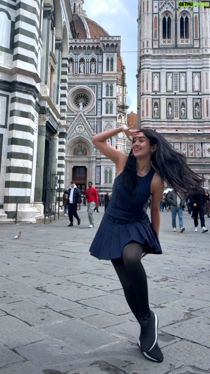 Ishika Bhargava - 52K Likes - Had to recreate this in Florence 💙 #ishikabhargavachoreography