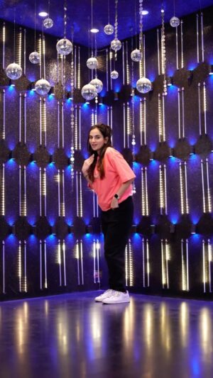 Ishpreet Dang Instagram - Do You Like This One?? 🤔☺️
#dance #reels #trend #instagood #instagram #bollywood #ishpreetdang