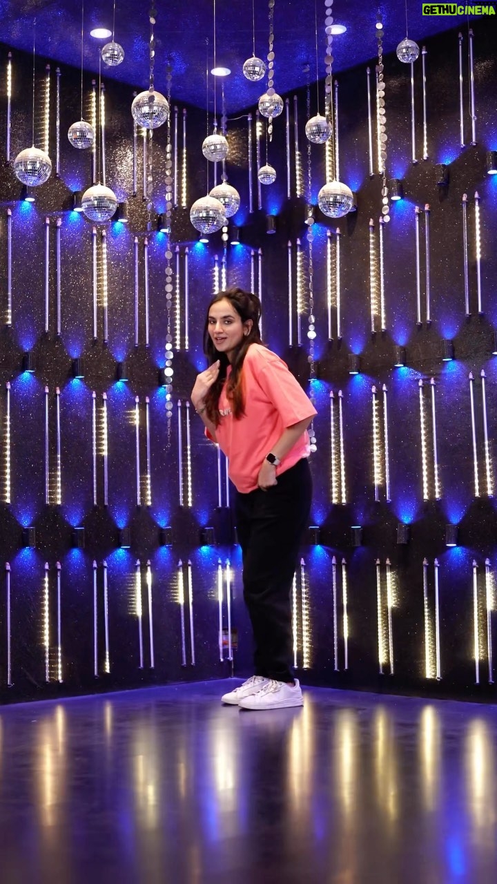 Ishpreet Dang - 38.7K Likes - Do You Like This One?? 🤔☺️

#dance #reels #trend #instagood #instagram #bollywood #ishpreetdang