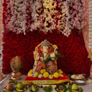Ishpreet Dang Instagram - BAPPA IS HERE & SO DO A LOT OF POSITIVITY,HAPPINESS & LOTS & LOTS OF MODAK🤭♥️🙏

Ganpati Bappa Morya 🙏