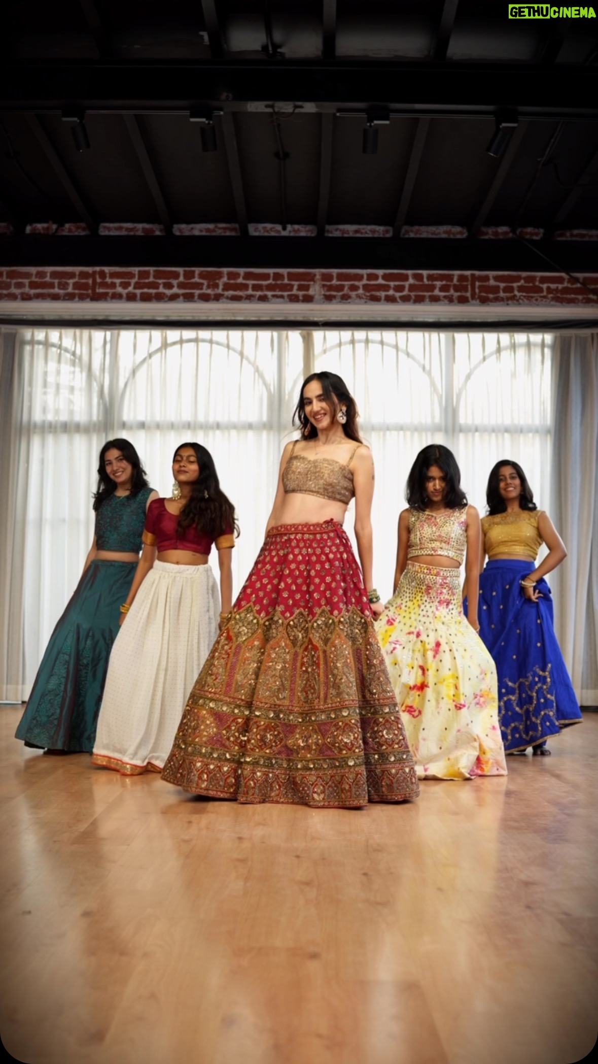 Ishpreet Dang - 371.3K Likes - Girl Squad 🔥 

#dance #reels #trend #instagood #instagram