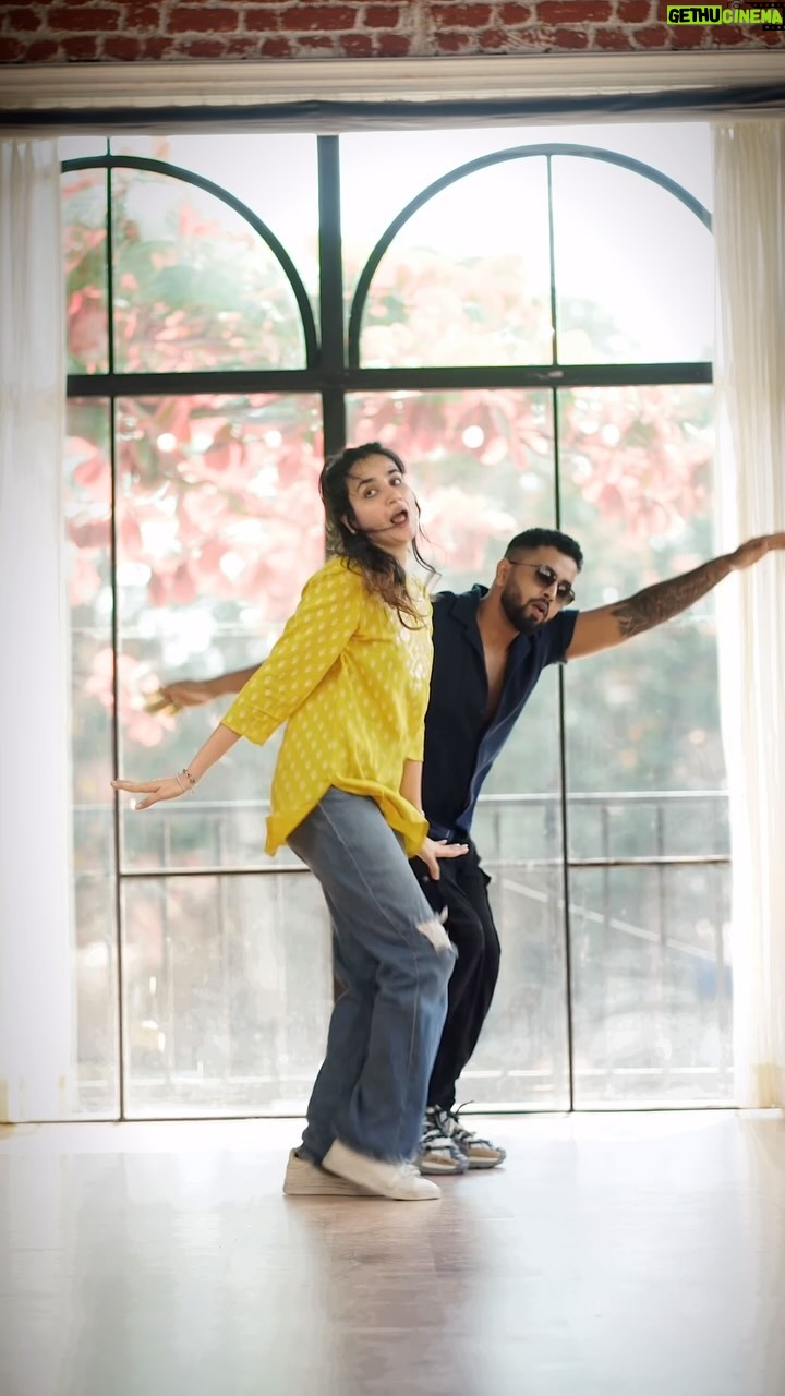 Ishpreet Dang - 57.1K Likes - Wait for the Last step !!

Hopping on trend #Tejpreet style !
#hitalakakaribedamava #trending