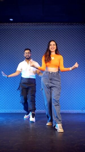 Ishpreet Dang Instagram - Bringing back the Flow !! 

#gulimata #tejpreet