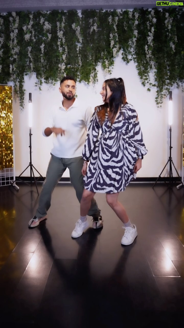 Ishpreet Dang - 42.9K Likes - Loved the choreo ♥️
@tejasdhoke11 
Teaching This Choreography In Mumbai Workshop 😃
Don’t Miss It 😁

#instagood #dance #bollywood #instagram