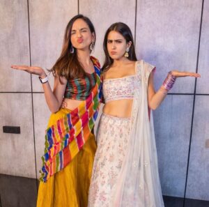 Ishpreet Dang Instagram - Ok Here’s my small journey..♥️
The limit is up to 10 photos I think.. so couldn’t share all the celebrities pictures but in next post definitely will share ♥️
#throwback
#instagood #celebrity #photography #memories #instagram #instadaily