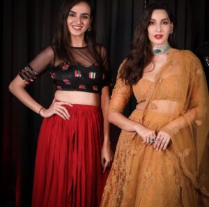 Ishpreet Dang Instagram - Ok Here’s my small journey..♥️
The limit is up to 10 photos I think.. so couldn’t share all the celebrities pictures but in next post definitely will share ♥️
#throwback
#instagood #celebrity #photography #memories #instagram #instadaily