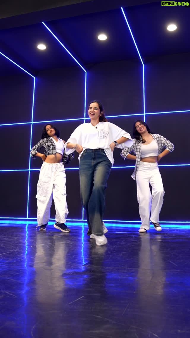 Ishpreet Dang - 45.7K Likes - Meri Kali Activa Da♥️😅