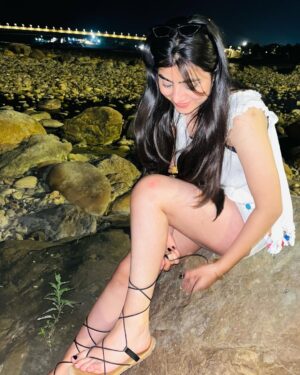 Ishu Kashyap Instagram - feeling 11 out of 10🦋🤍
.
.
.
.
. #explorepage #fyp #instagood #instagram #picoftheday #riverside #peace #rishikesh #happyplace #photooftheday #instalike