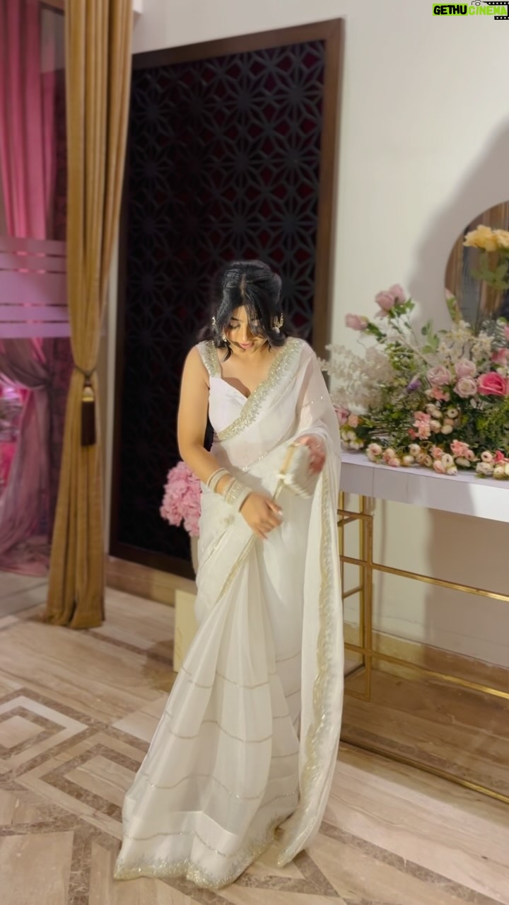 Ishu Kashyap - 69K Likes - Tere naina👀💓

#explore #saree #trendingreels #instadaily #reelkarofeelkaro #fyp
