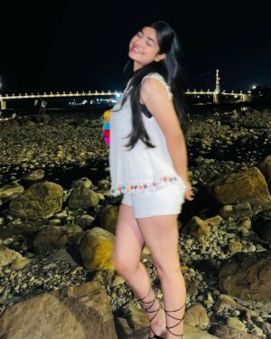 Ishu Kashyap Instagram - feeling 11 out of 10🦋🤍
.
.
.
.
. #explorepage #fyp #instagood #instagram #picoftheday #riverside #peace #rishikesh #happyplace #photooftheday #instalike