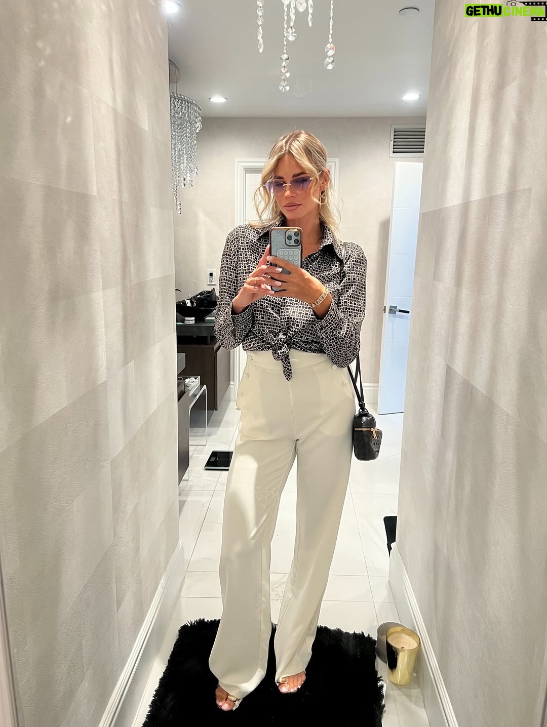 Ivana Mrázová - 3 Likes - Back in the city of Angels 🌴🇺🇸❤️