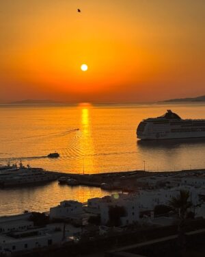 Ivana Mrázová Instagram - Sipping sunsets in Mykonos 🧡🌅