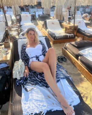 Ivana Mrázová Instagram - Mykonian days 🇬🇷💙🍾☀️