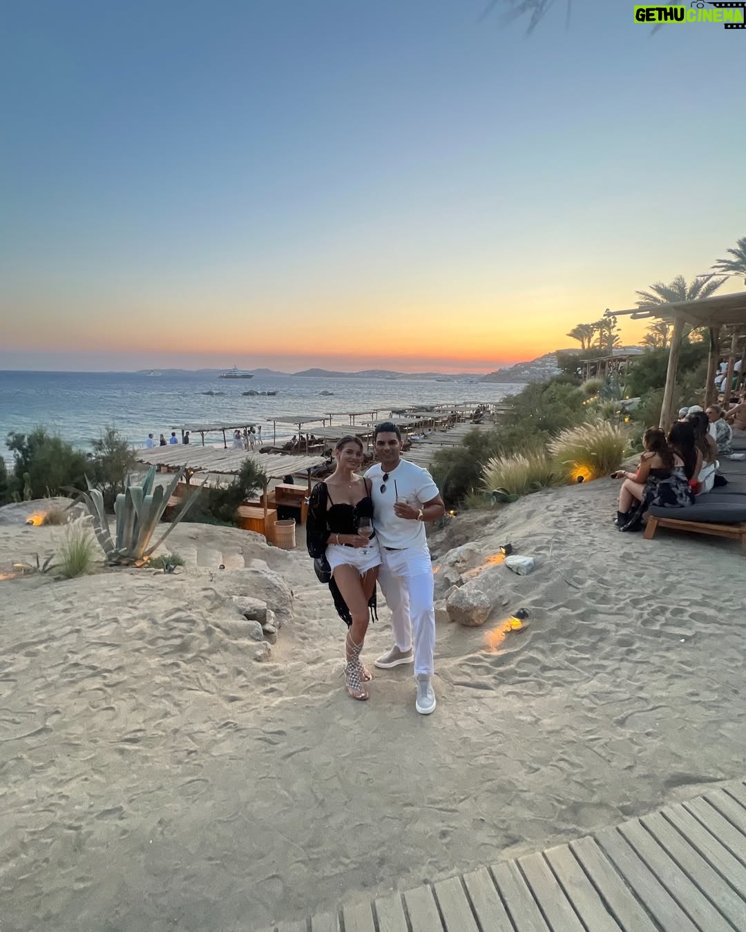 Ivana Mrázová - 3 Likes - Mykonian days 🇬🇷💙🍾☀️