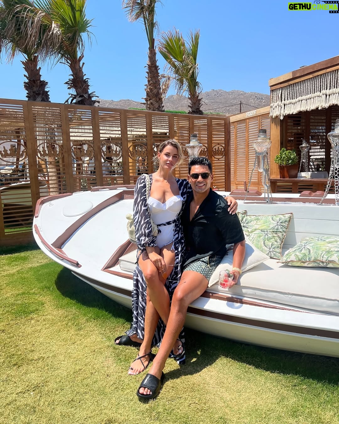 Ivana Mrázová - 3 Likes - Mykonian days 🇬🇷💙🍾☀️