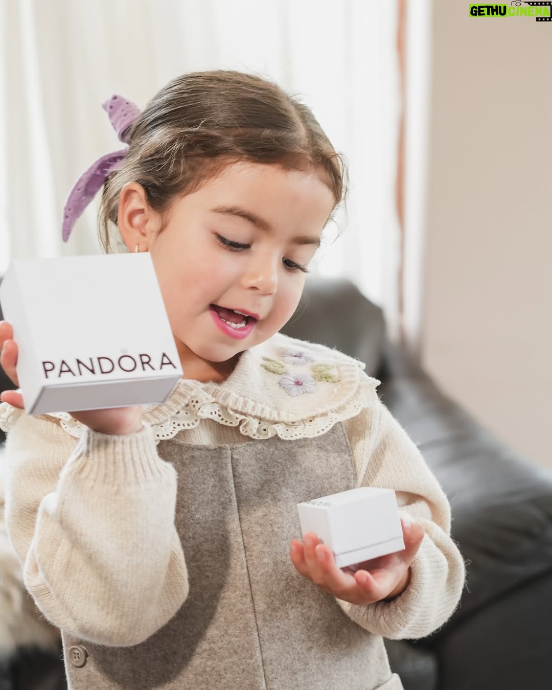 Ivana Yturbe - 109.7K Likes - Ella y yo compartimos todo… sobre todo nuestro amor por las joyitas de @theofficialpandora 💕

Y ahora hay un motivo más para celebrar: hasta el 11 de mayo, por la compra de S/699 en joyas, ¡te llevas un bracelet totalmente gratis!
Un detalle perfecto para mamá o para compartir juntas. #Pandora #MothersDay

#publicidad