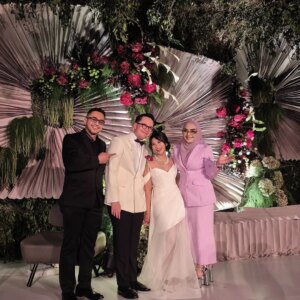 Iyeth Bustami Instagram - 🤍
Happy wedding anaknda Adira & Adrian
Doa terbaik..til jannah🤲
