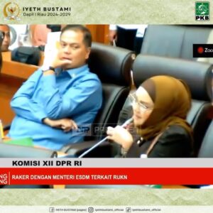 Iyeth Bustami Instagram - Komisi XII DPR RI Rapat Kerja dengan Menteri ESDM dengan agenda:
1. Pembahasan Rencana Umum Ketenagalistrikan Nasional (RUKN);
2. Strategi pemenuhan pembangkit EBET 75 GW di Tahun 2040;
3. Strategi peningkatan lifting migas nasional;
4. Kelangkaan gas industri dan tindak lanjut program HGBT;

Senin, 3 Februari 2025. 

#Komisi12
