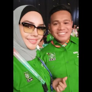 Iyeth Bustami Instagram - Puncak Harlah PKB'27
Puncak keseruan💚

#pkb
#muhaiminiskandar 
#harlahpkb27
#alhamdulilah 
#allahuakbar