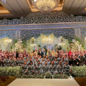 Iyeth Bustami Instagram - Msh edisi tadi malam....
Jumpa Ketum dan Ibu..,semoga sehat dan tetap jadi teladan kami, bahagia selalu💚

#muhaiminiskandar
#menkopm