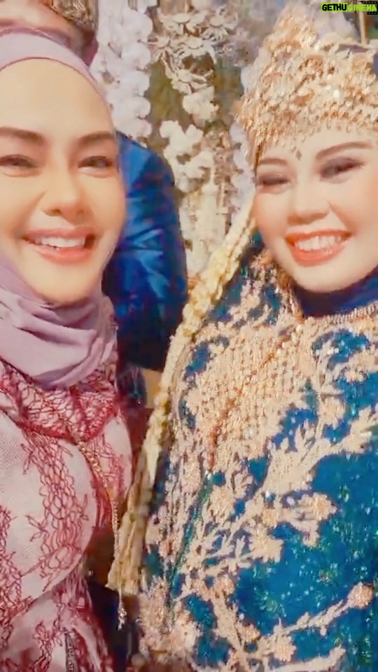 Iyeth Bustami - 1K Likes - Keseruan smlm bersama King Nassar..luar biasa pecahhhhh...
Sawama buat anakda Ghaida dan Abibakrin, putri dari Pak Ketua Dr.H. Cucun Ahmad Syamsurijal..Selamat atas pernikahannya..bahagia till jannah..aamiin🤲💚